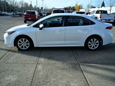 Used 2023 Toyota Corolla LE image 5
