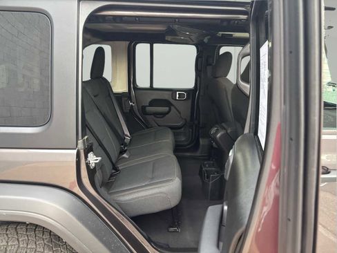 Used 2025 Jeep Wrangler Unlimited Sport AWD/4WD image 14