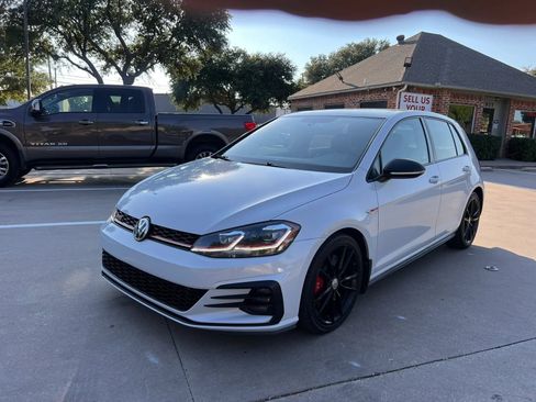 Used 2021 Volkswagen GTI SE FWD image 4