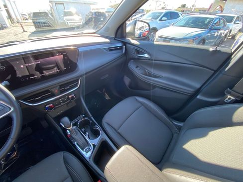 Used 2025 Buick Encore GX Preferred image 34