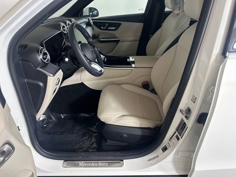 Certified 2026 Mercedes-Benz GLC 300 4MATIC image 9