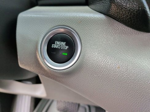 Used 2024 GMC Terrain SLE image 23