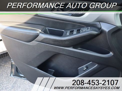 Used 2021 Chevrolet Traverse RS image 24