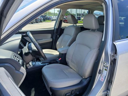Used 2017 Subaru Forester 2.5i Limited AWD/4WD image 41