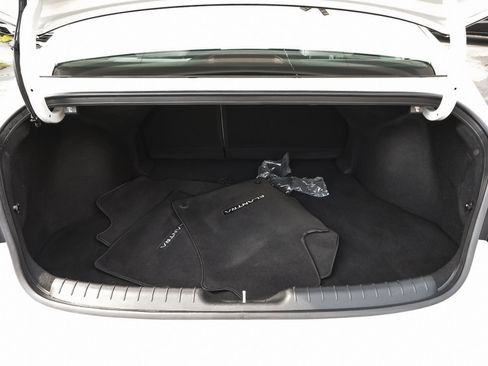 Used 2023 Hyundai Elantra Limited w/ Cargo Package FWD image 34