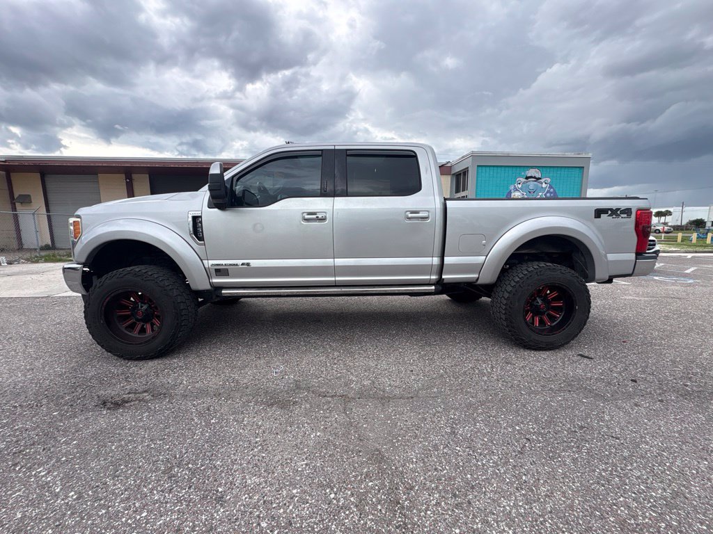 Used 2017 Ford F250 Lariat w/ Lariat Ultimate Package AWD/4WD image 6