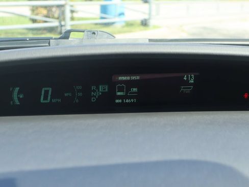 Used 2015 Toyota Prius Three FWD image 37