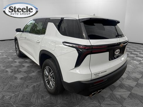 Certified 2024 Chevrolet Traverse LS FWD image 3