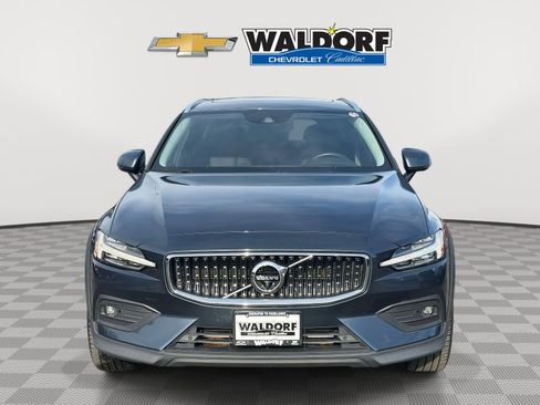 Used 2021 Volvo V60 T5 Cross Country w/ Advanced Package image 2