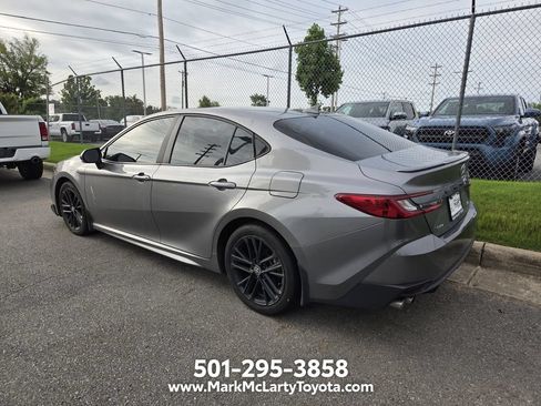 Used 2025 Toyota Camry SE w/ Convenience Package FWD image 9