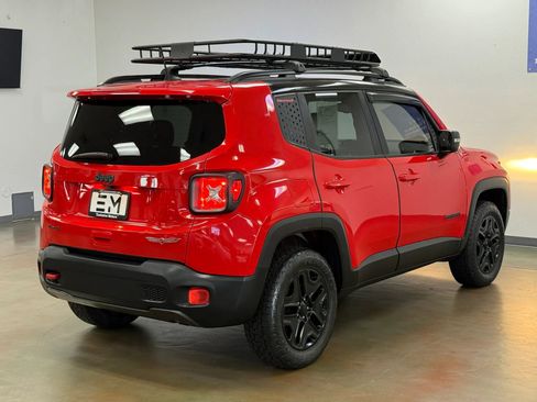Used 2018 Jeep Renegade Trailhawk w/ UConnect 8.4 Nav Group image 7