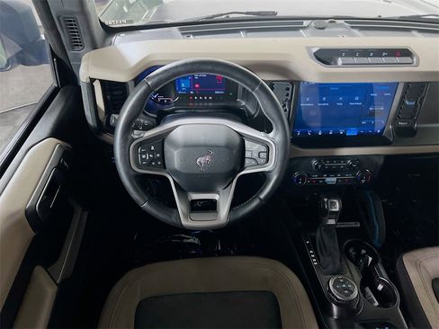 Used 2022 Ford Bronco Wildtrak image 19