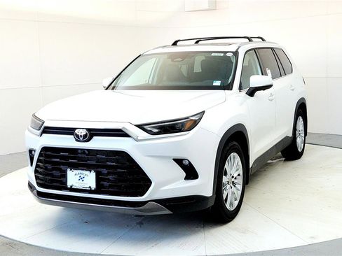 New 2026 Toyota Grand Highlander Platinum image 2