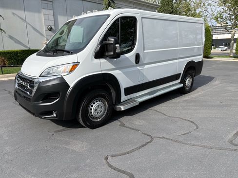 Used 2025 RAM ProMaster 2500 w/ U-Haul Equipment Group FWD image 2