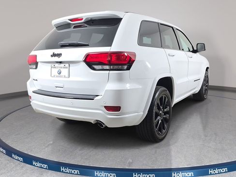 Used 2017 Jeep Grand Cherokee Altitude AWD/4WD image 6