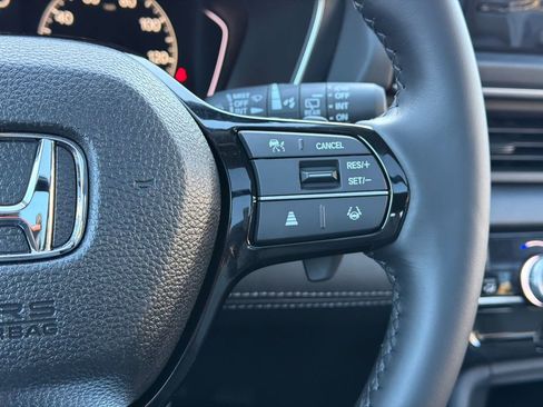 New 2025 Honda Pilot Touring image 23