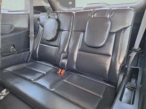 Used 2022 Ford Explorer XLT w/ Equipment Group 202A image 10