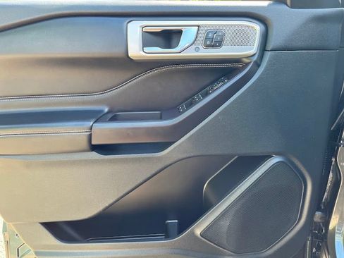 Used 2020 Ford Explorer ST AWD/4WD image 6