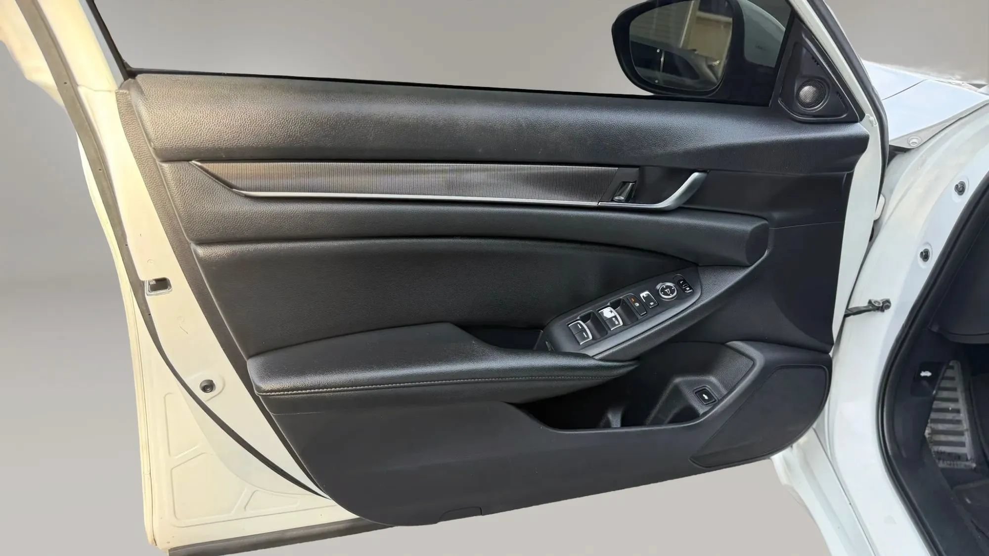 Used 2019 Honda Accord Sport image 9