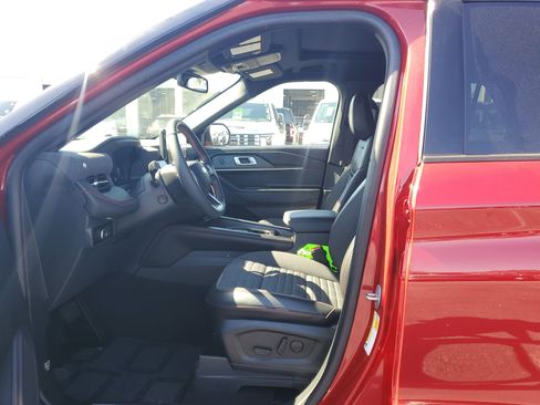 Certified 2025 Ford Explorer ST-Line w/ Premium Package image 22