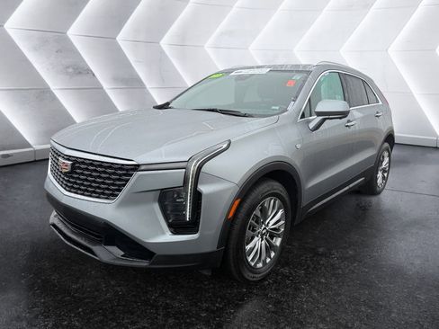 Certified 2025 Cadillac XT4 Premium Luxury image 1