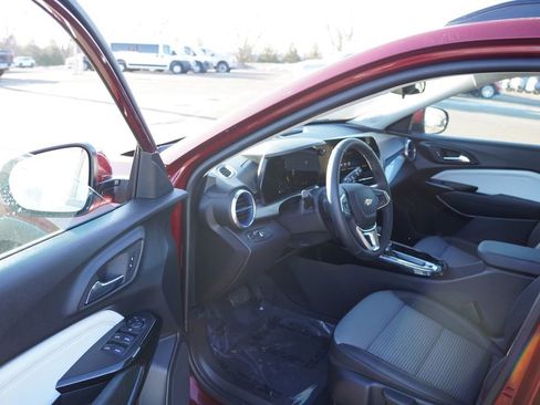 Certified 2024 Chevrolet Trax LT w/ Driver Confidence Package image 14