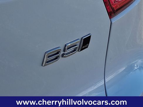 Certified 2023 Volvo XC40 B5 Ultimate w/ Protection Package Premier image 30