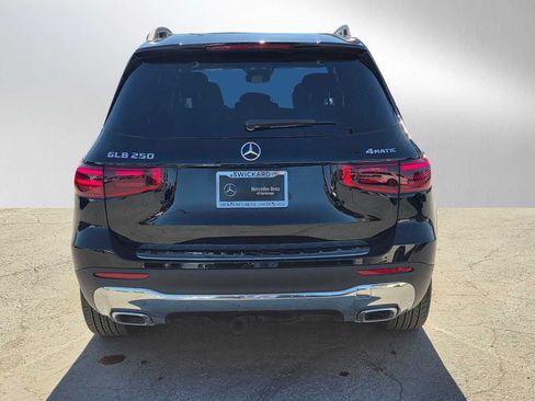 Used 2026 Mercedes-Benz GLB 250 4MATIC image 4