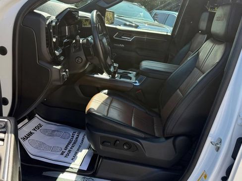 Used 2023 Chevrolet Silverado 1500 High Country w/ High Country Premium Package AWD/4WD image 14