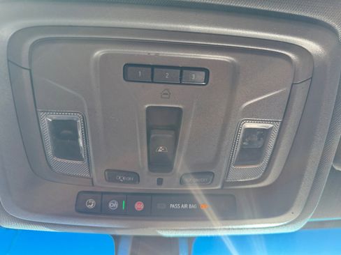 Used 2021 GMC Sierra 1500 Elevation w/ Preferred Package image 31