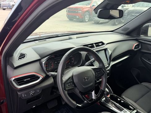Used 2023 Chevrolet TrailBlazer RS w/ Sun and Liftgate Package image 20