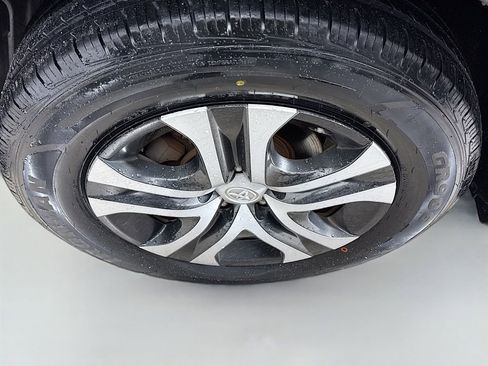 Used 2016 Toyota RAV4 LE image 28