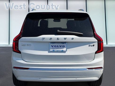 Certified 2025 Volvo XC90 B6 Plus AWD/4WD image 6