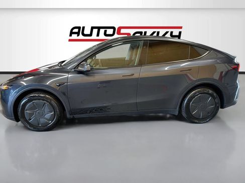 Used 2026 Tesla Model Y 2WD image 4