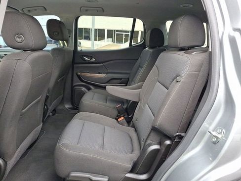 Used 2023 GMC Acadia SLE w/ Driver Convenience Package image 13