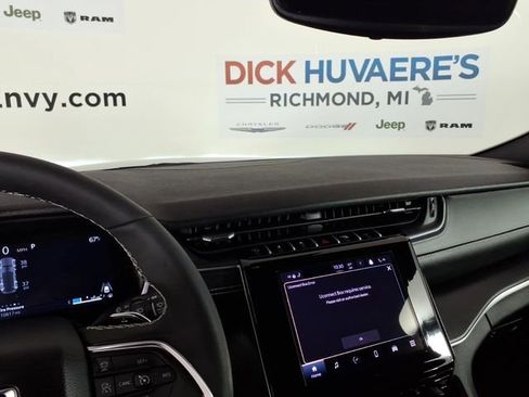 Used 2024 Jeep Grand Cherokee Altitude image 20