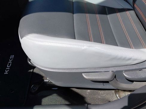 Used 2023 Nissan Kicks SR w/ SR Premium Package FWD image 14