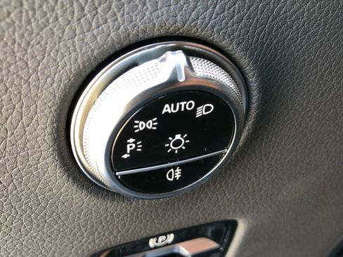 New 2025 Mercedes-Benz GLC 350e 4MATIC image 13