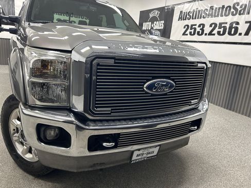 Used 2011 Ford F250 Lariat w/ Lariat Interior Pkg AWD/4WD image 2