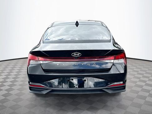 Used 2023 Hyundai Elantra SEL FWD image 7