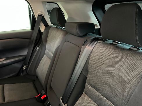 Used 2024 Nissan Rogue SV image 21