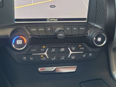 Used 2016 Chevrolet Corvette Z06 w/ 3LZ Preferred Equipment Group image 15