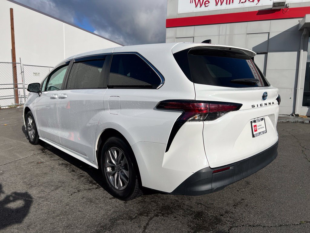 Certified 2022 Toyota Sienna LE FWD image 6
