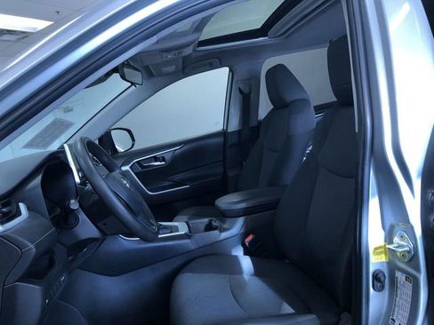 Used 2023 Toyota RAV4 XLE w/ Convenience Package image 18