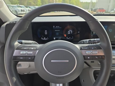 Used 2025 Hyundai Kona SEL image 10