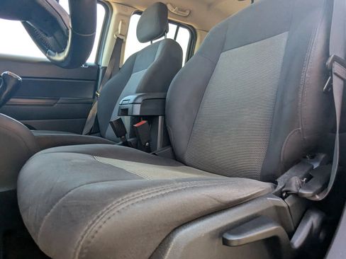 Used 2016 Jeep Patriot Latitude FWD image 19