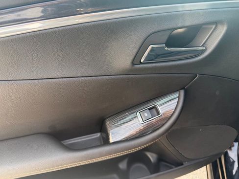 Used 2019 Chevrolet Impala LT FWD image 18