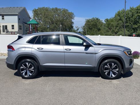 Used 2024 Volkswagen Atlas Cross Sport SE AWD/4WD image 7