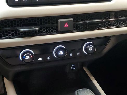 Certified 2024 Honda HR-V LX image 28