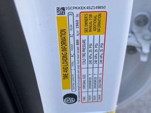 Used 2025 Chevrolet Silverado 1500 LT image 39